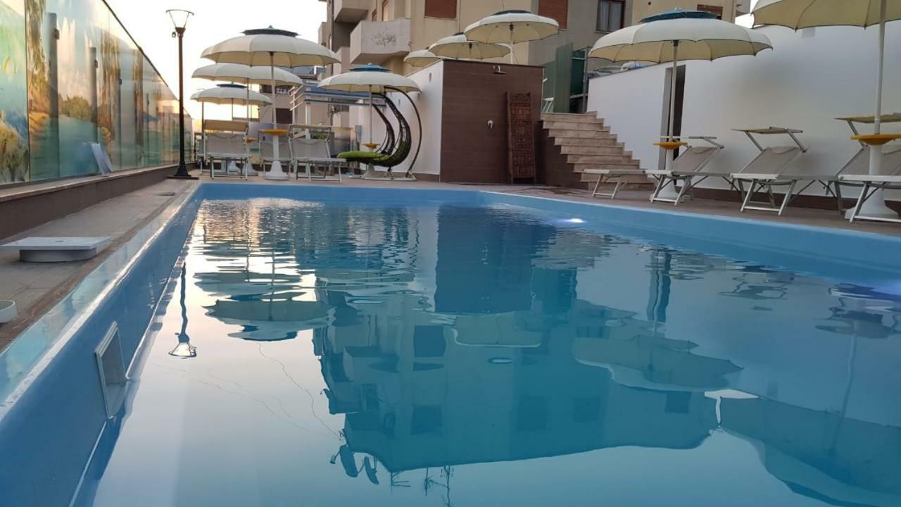 Hotel Antalya - Beach Durrës Exterior foto